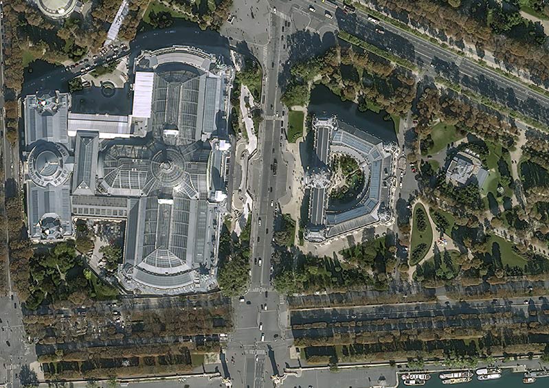 Pléiades Neo 15cm Grand Palais - Paris Pléiades Neo 15cm Grand Palais - Paris