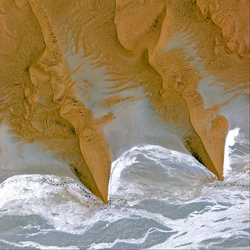 Pléiades Neo Coverage of the Namib Desert. Sand, Wind and Seals.