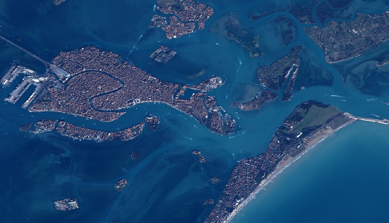 SPOT 7 Projected WGS84 Pansharpened (JPEG2000 12bits)